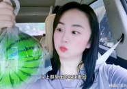女子吃瓜网红是谁,她是如何成为网络红人的？