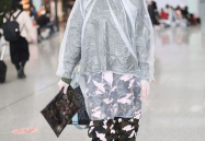 娱乐吃瓜酱雨衣男,娱乐吃瓜酱的神秘面纱